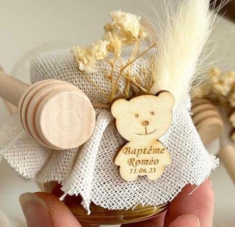 Pot de Miel Ourson avec fleurs séchées et gravure bois en forme d’ourson