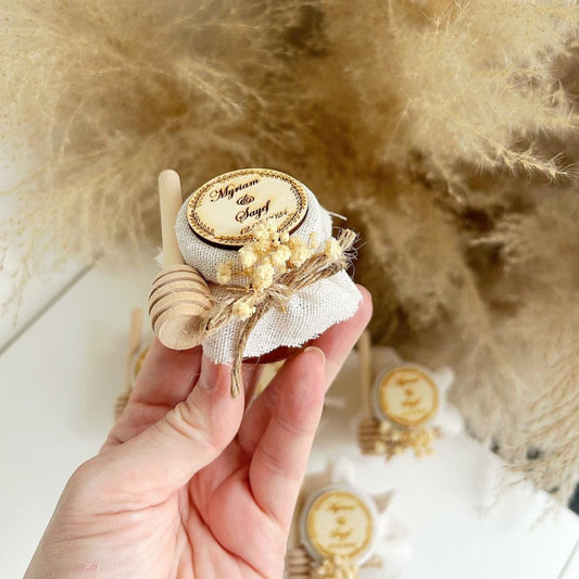 Pot de Miel Rustique avec fleurs séchées et gravure bois