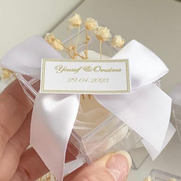 Rose de Savon Antoinette dans une boîte en plexiglas avec nœud satin et étiquettes personnalisées