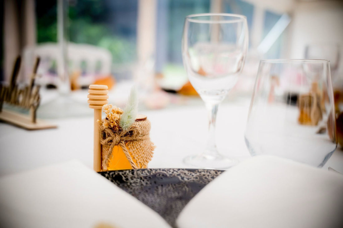 Pot de miel rustique sauge personnalisé pour le mariage de Floriane et Nicolas