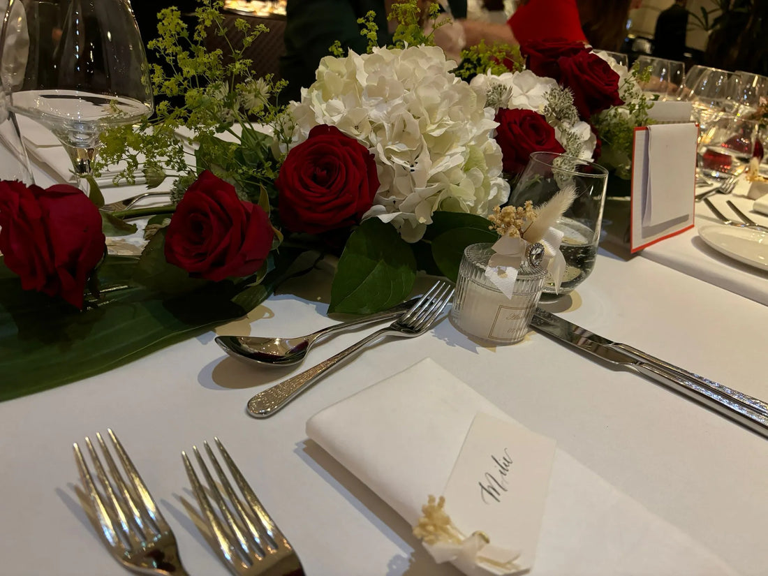 Présentation de la Bougie Elysée sur table de mariage