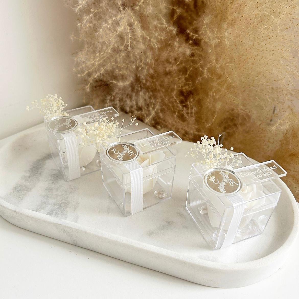 Détail Rose Savon Pure Argent, rose de savon argentée raffinée, idée cadeau invité